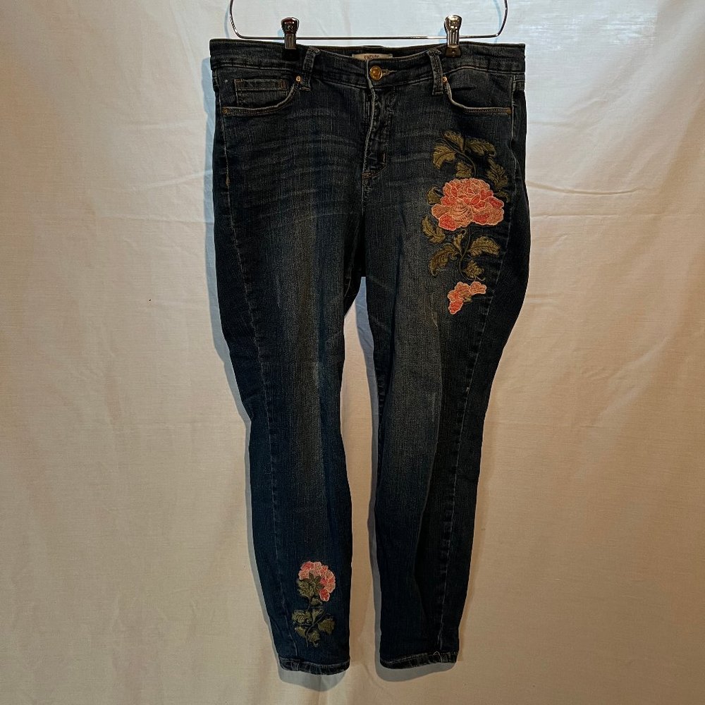 Embroidered Cropped Jeans